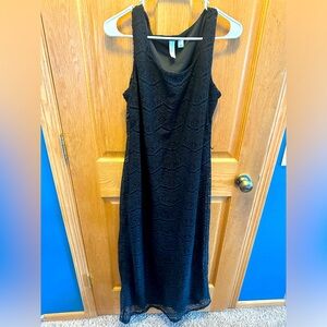 Women’s black lace maxi dress